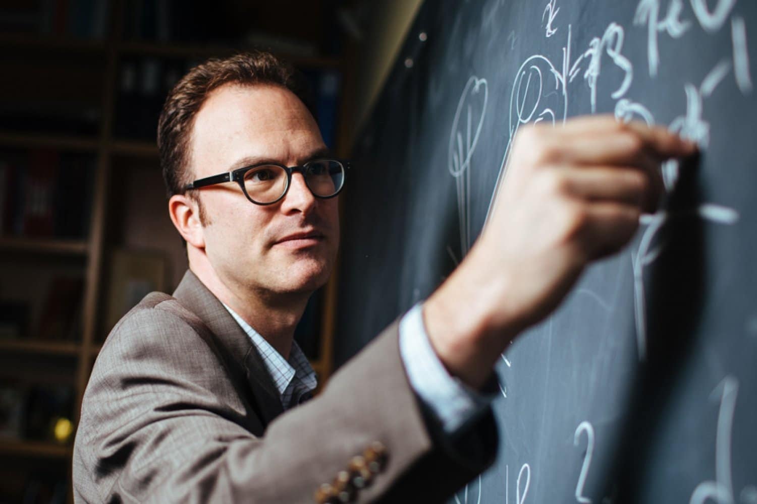 Jesse Thaler named director of the Laboratory for Nuclear Science Jesse Thaler named director of the Laboratory for Nuclear Science